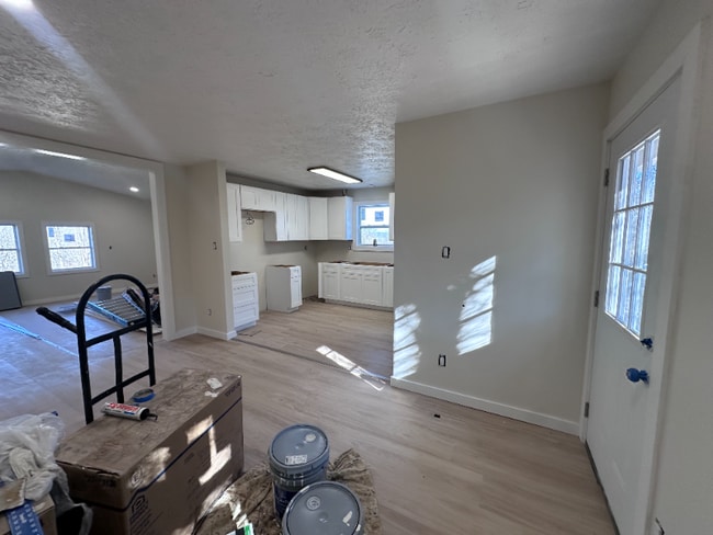 Foto del edificio - 305 Iroquois Ln