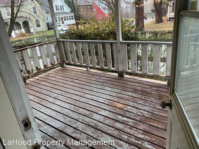Building Photo - 3 br, 1 bath House - 1021 Armstrong Ave