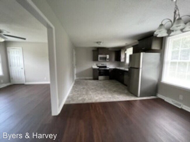 Foto del edificio - 4 br, 1.5 bath House - 1983 Mark Avenue