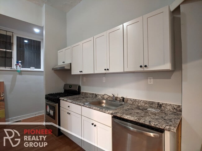 Building Photo - 3544 N Halsted St