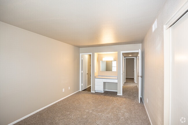 2BR, 1BA - 1000 SF - Hidden Hills
