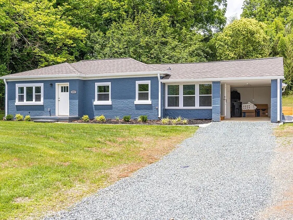 Foto principal - 2 Bedrooms • 2 Full Bathrooms • ~1,254?sq?...