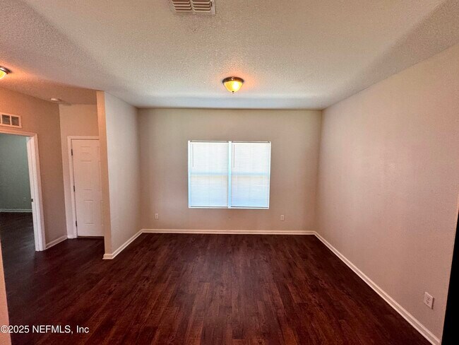 Foto del edificio - 8224 Golden Bamboo Dr
