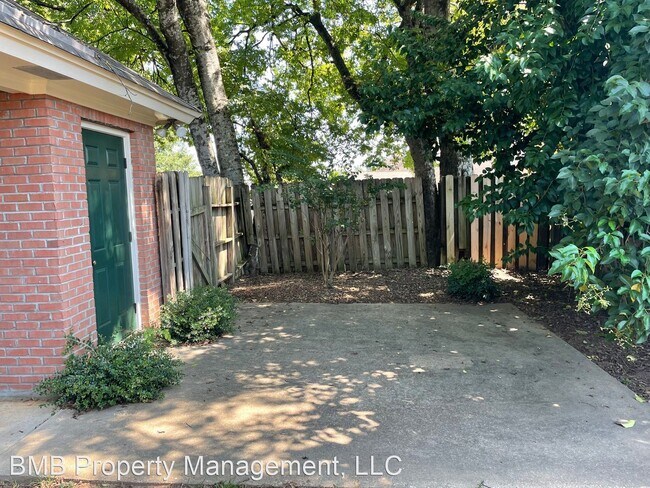 Foto del edificio - 2 br, 2 bath House - 6024 Landmark Place
