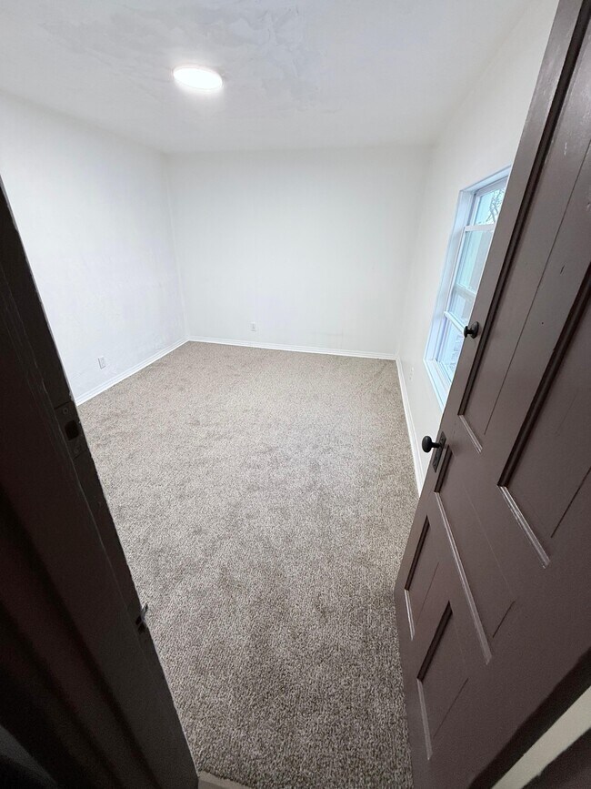 Foto del edificio - 537 McCully St