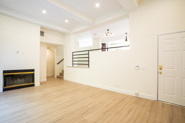 Building Photo - 4349 Freedom Dr