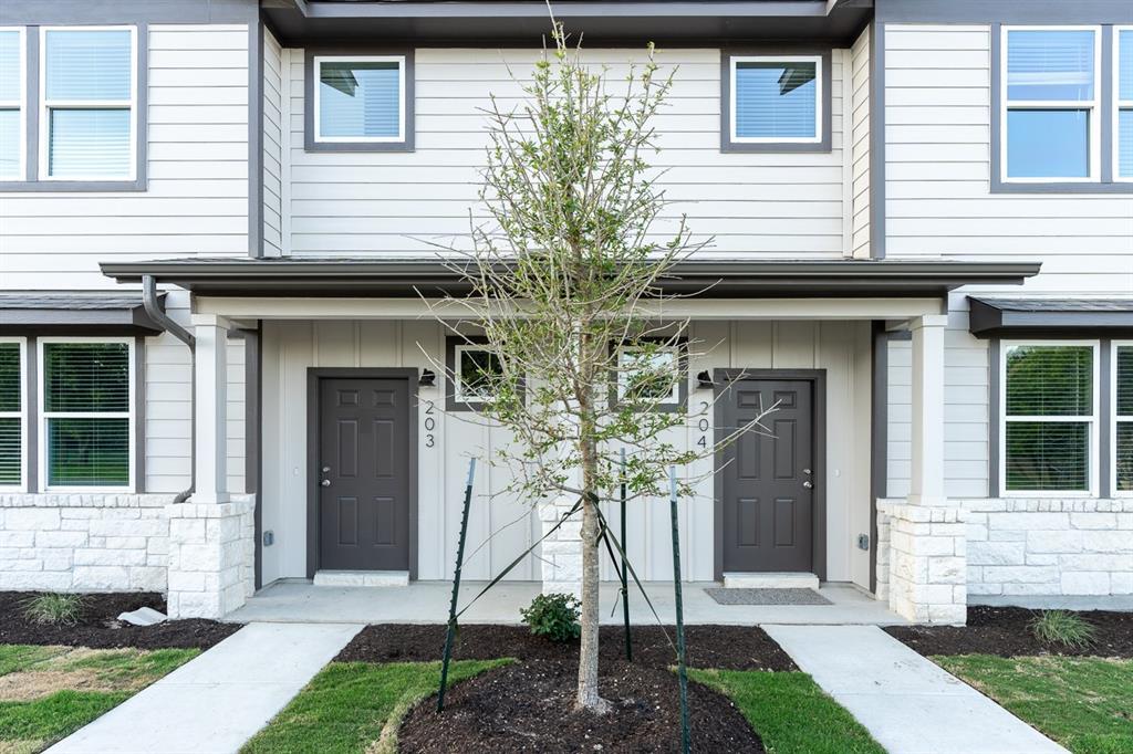 Foto principal - 705 Horseshoe Dr