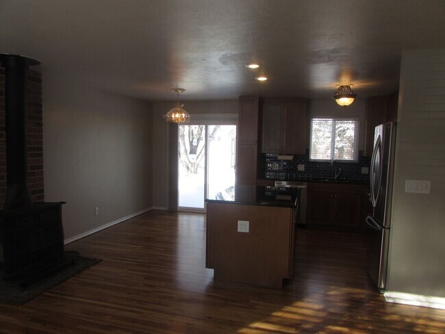 Building Photo - Incredible 3 Bedroom Ranch Home in Golden