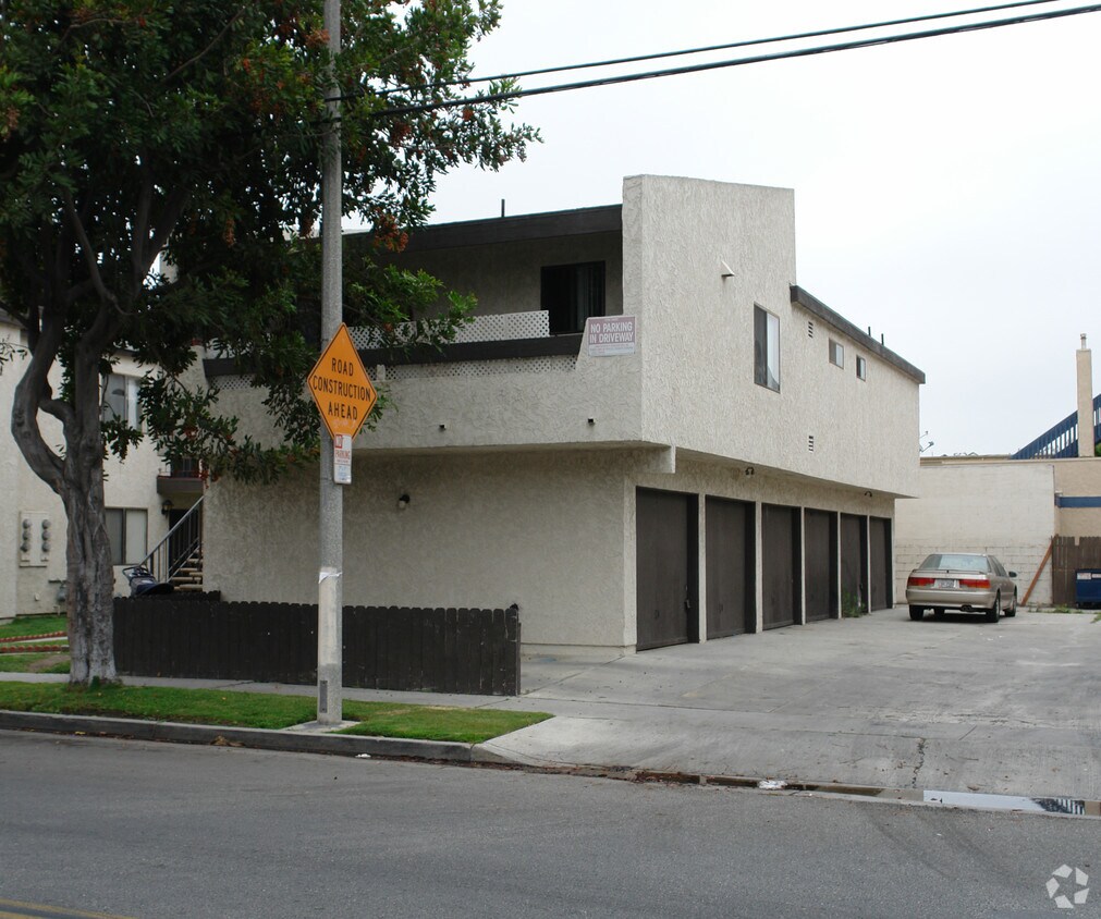 Building Photo - 16122 Parkside Ln