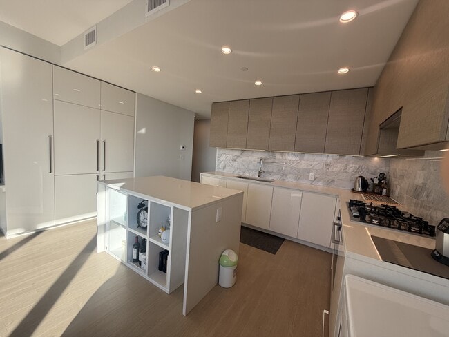 Building Photo - 2108 Gilmore Ave