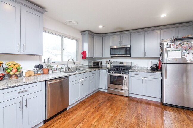 Foto del edificio - 304 Thistle Dr