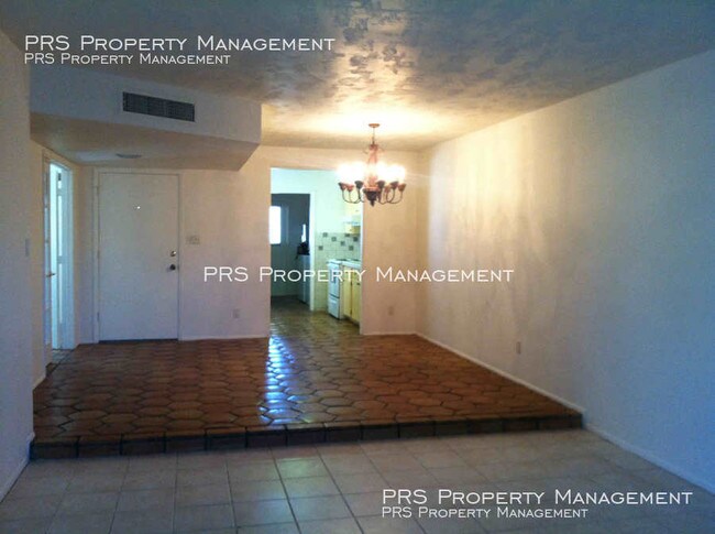 Building Photo - 2966 S Country Club Way