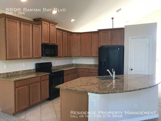 Building Photo - 8696 Banyan Bay Blvd