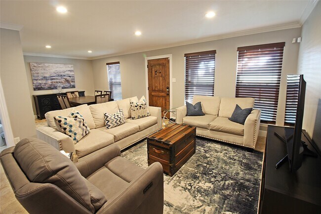 Building Photo - 10386 Hammerly Blvd