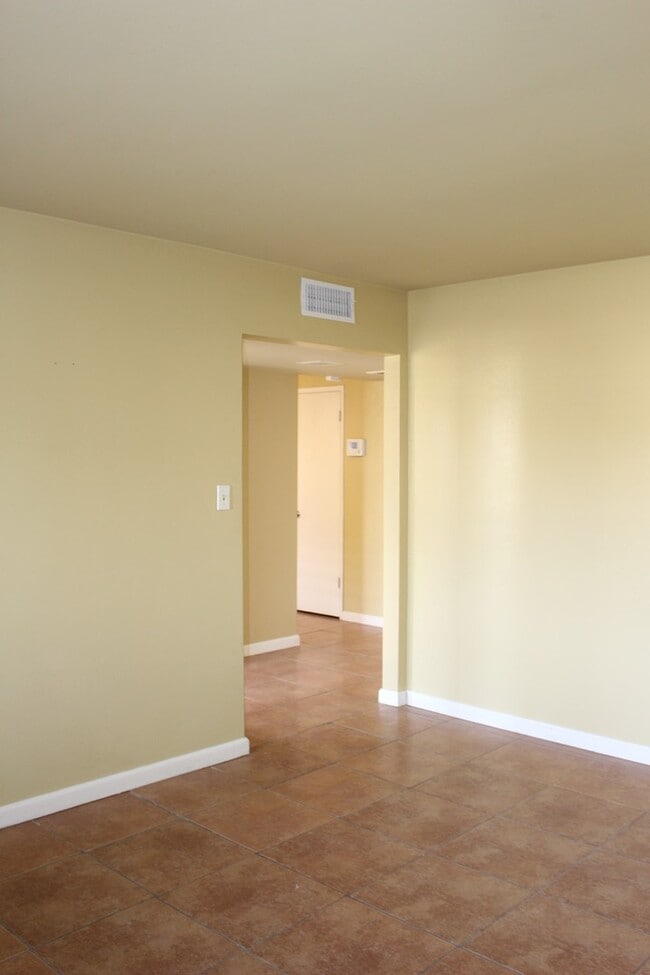 Building Photo - 6509 Kearsarge Way