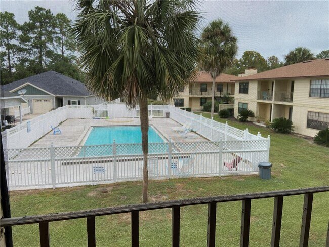 Building Photo - 6400 NW 106th Pl