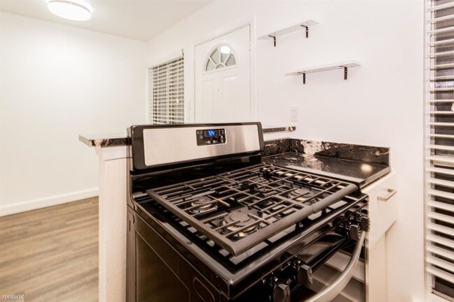 Foto del edificio - 1 br, 1 bath House - 4111 Avenue A 209 209