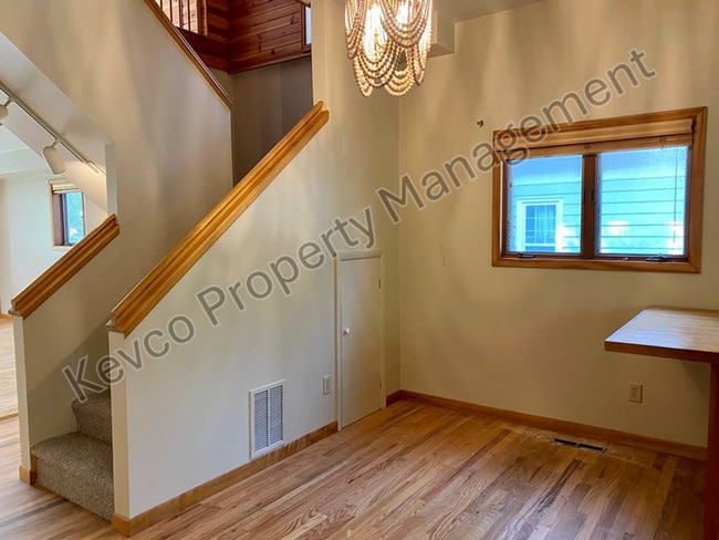 Building Photo - Remarkable Old Town House