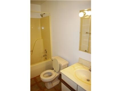 Bathroom - 2000 Redwood Dr