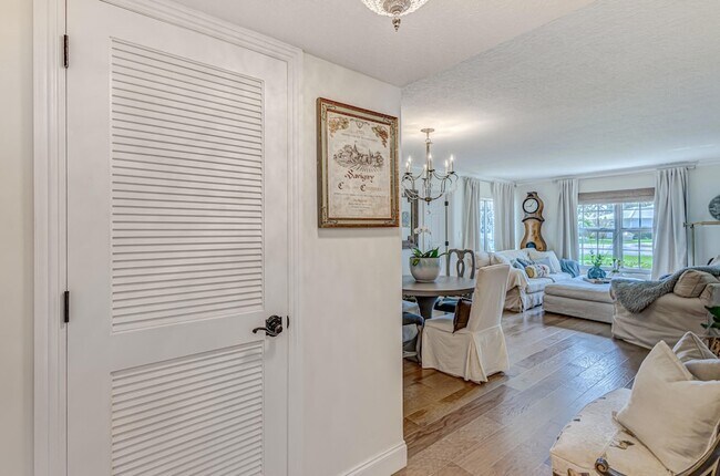 Foto del edificio - 5560 Tamberlane Cir