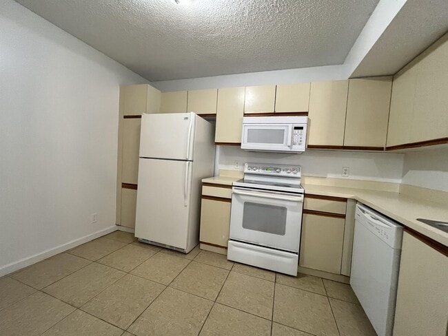 Building Photo - 8741 Wiles Rd