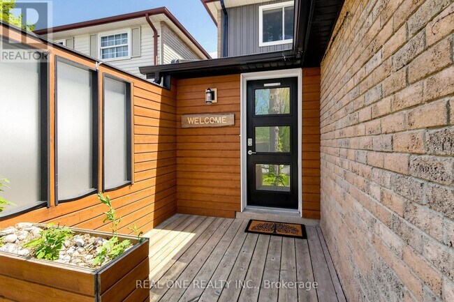 Building Photo - 61 Marlow Crescent