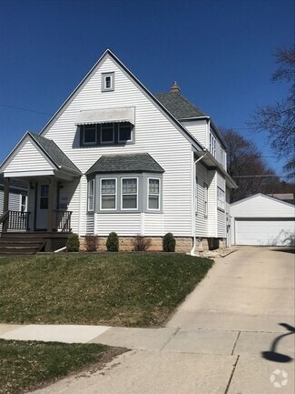 Building Photo - 2572 N 66th St