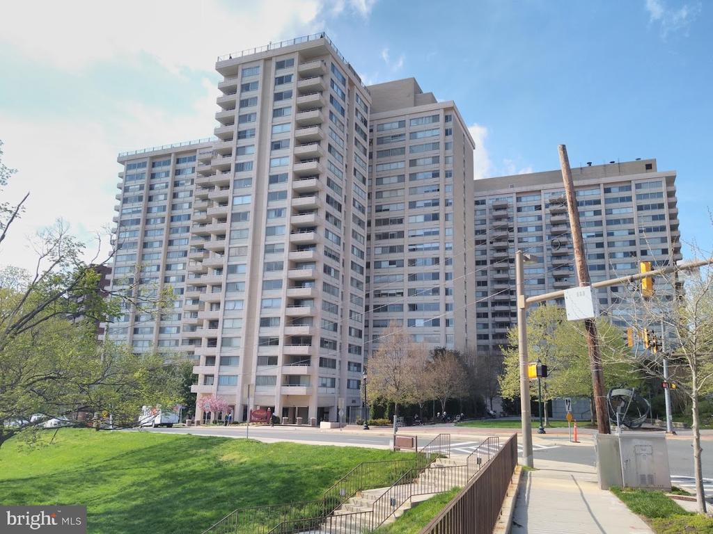 Primary Photo - 5500 Friendship Blvd