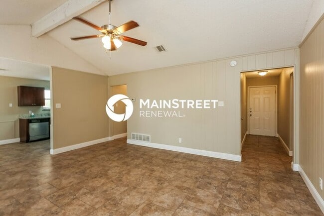Building Photo - 3 Bedroom Pet-Friendly Home in Watauga, TX...