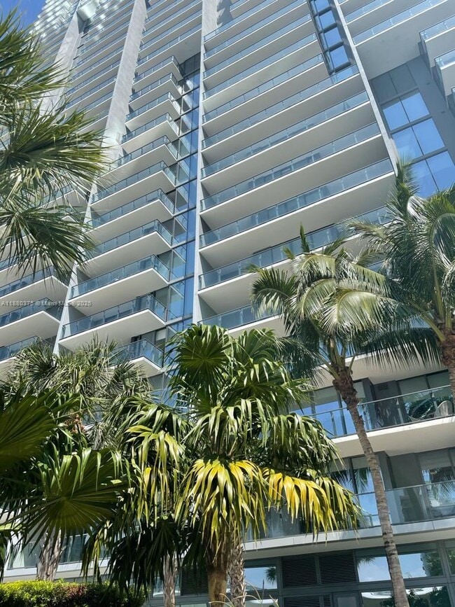 Foto del edificio - 68 SE 6th St