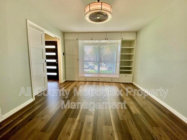 Building Photo - 3773 High Vista Dr