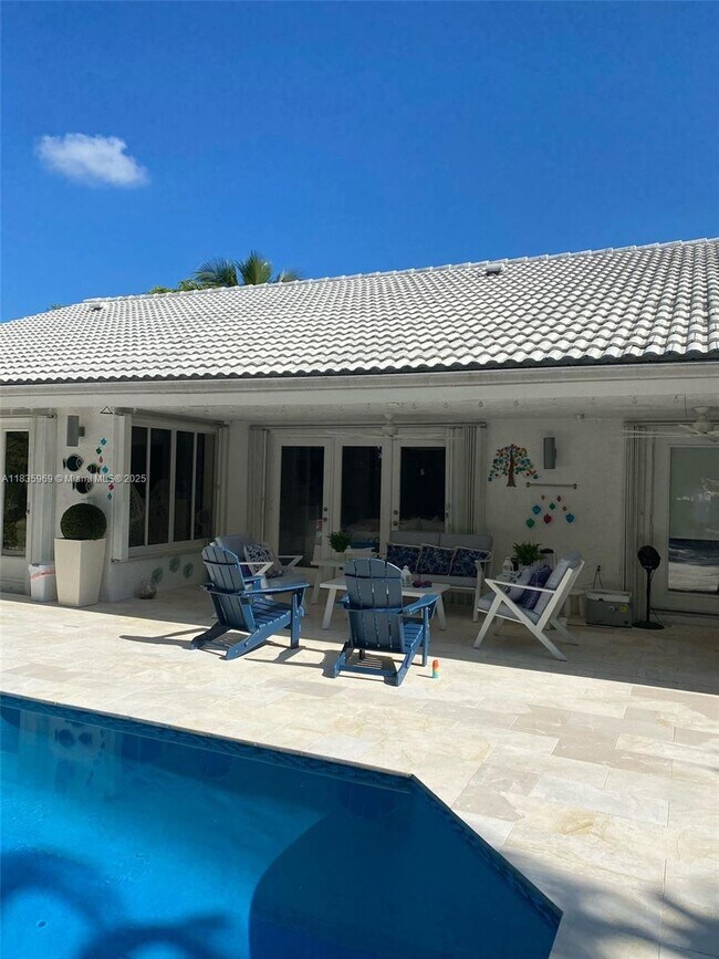 Foto del edificio - 2360 NE 214th St