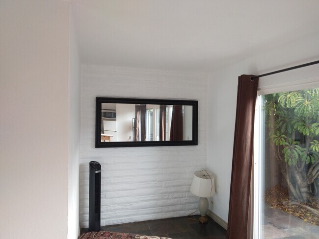 Foto del edificio - 3331 Dickens St