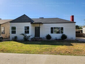 Building Photo - 123 Linda Vista Dr