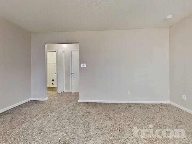 Foto del edificio - 1697 Willowview Ln