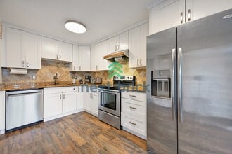 Building Photo - 12119 SE 319th Pl