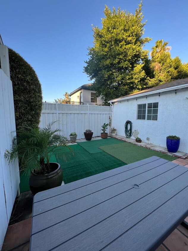 Foto principal - 4426 Stansbury Ave