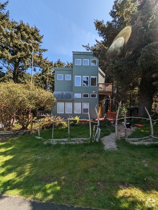 Building Photo - 24 Nancy Ln