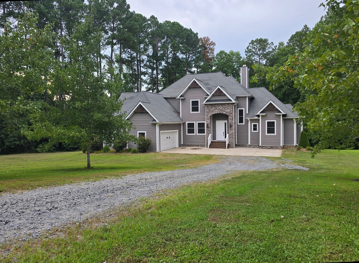 Foto principal - 369 Ketchie Creek Rd