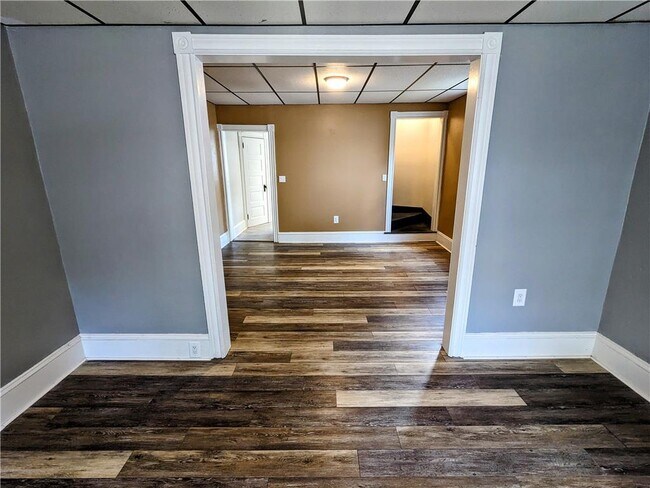 Building Photo - 315 N Harding Ave