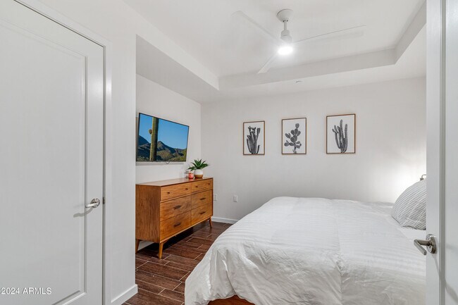 Foto del edificio - 6803 E Main St