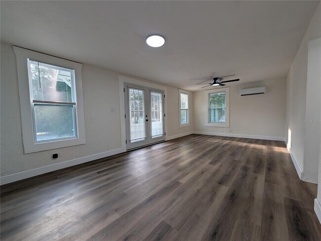 Foto del edificio - 985 8th Ave S