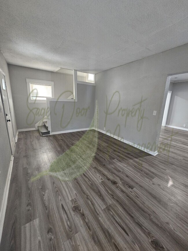 Foto del edificio - INCREDIBLE SPECIAL!!! 1/2 OFF RENT!!!