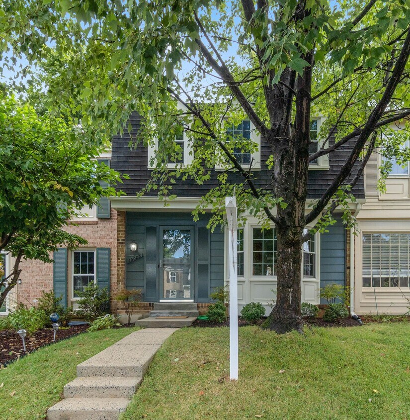 20005 Hoffstead Ln, Gaithersburg, MD 20886 Townhome Rentals in