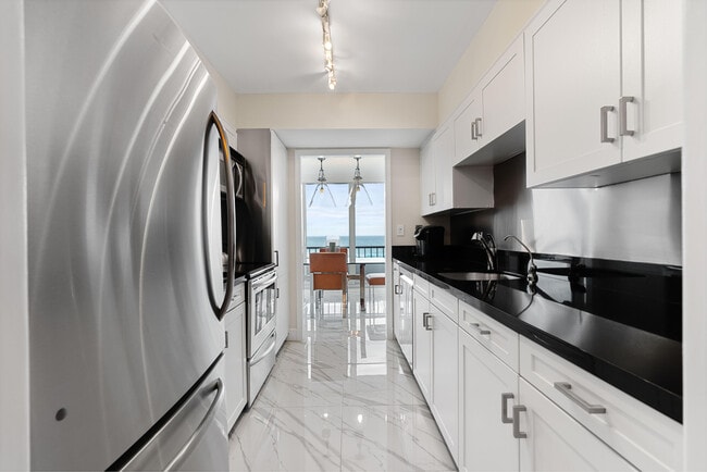 Foto del edificio - 5550 N Ocean Dr