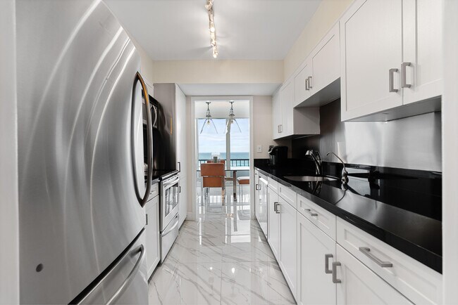 Building Photo - 5550 N Ocean Dr