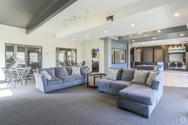 Clubroom - Towne Square Apartments and Townhomes