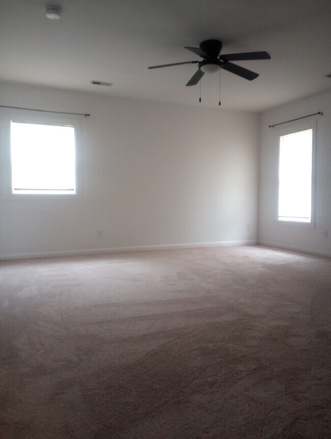 Foto del edificio - 209 E Wisconsin St