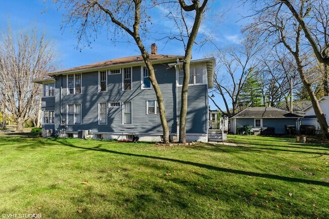 Foto del edificio - 329 W Maple Ave