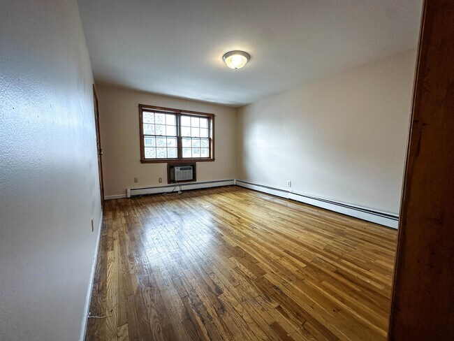 Foto del edificio - 325-327 John St